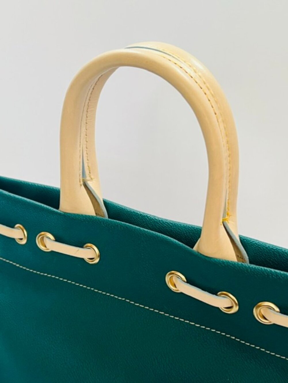 Dooney & Bourke Tassel Tote in Dark Green All Weather Pebbled Leather VTG 1990S - Picture 7 of 12